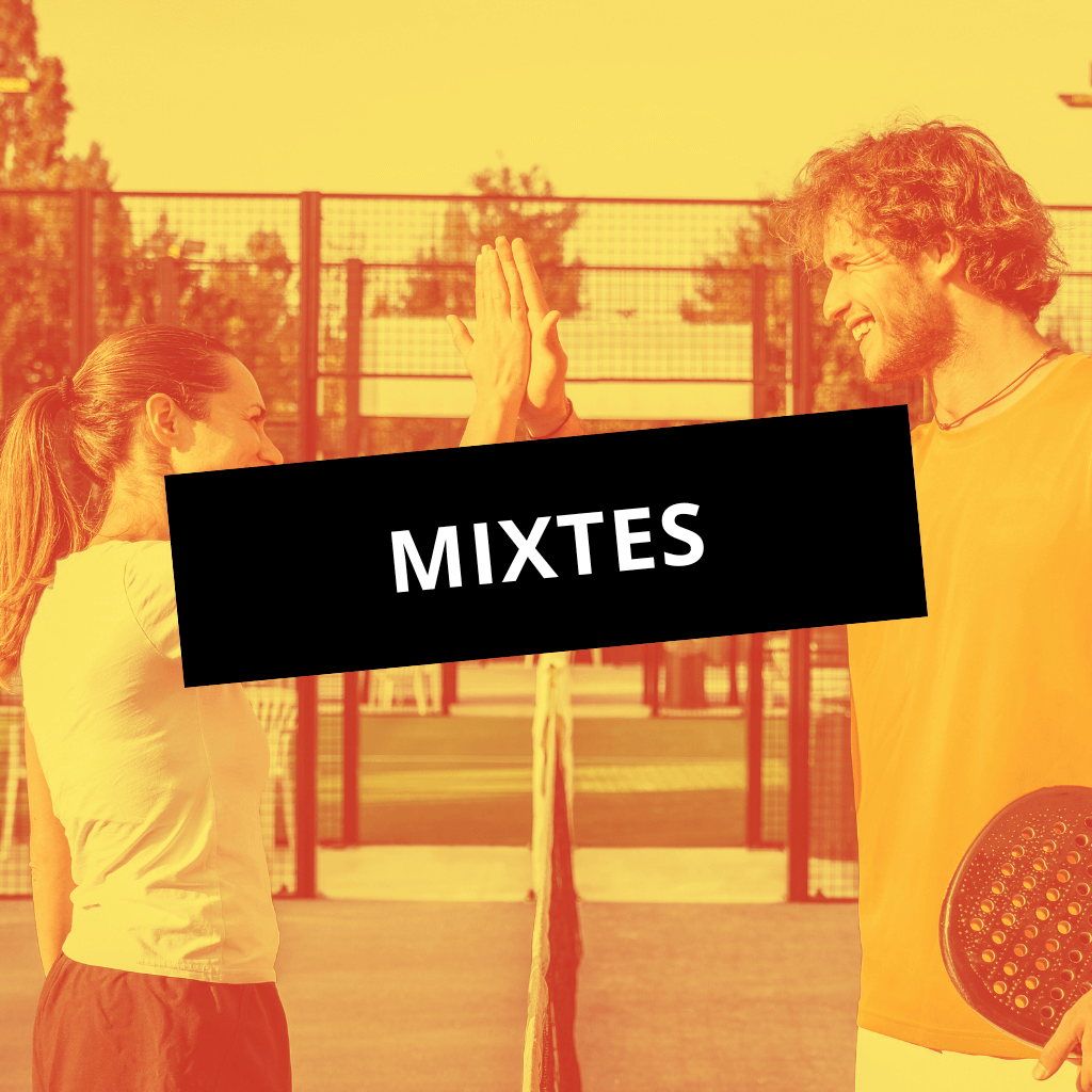 Un match de padel mixte avec joueurs et joueuses réunis sur le court à Orléans